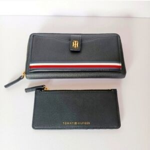 Rare Tommy Hilfiger Two-In-One Signature Dark Blue Pebble Leather Wallet